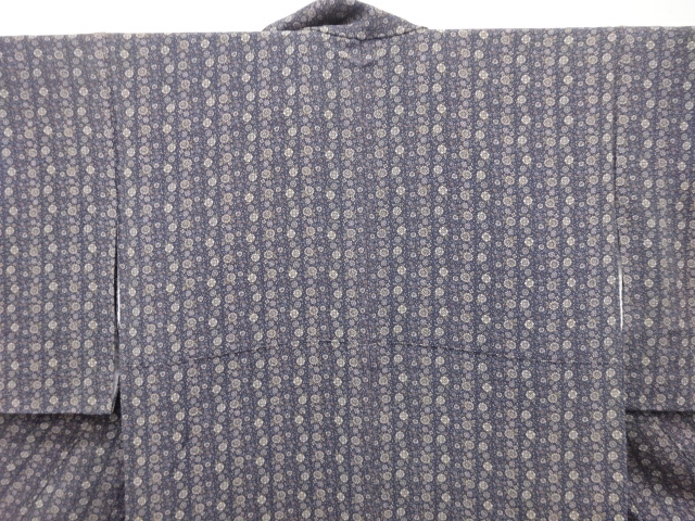  縮緬地　花模様　小紋着物